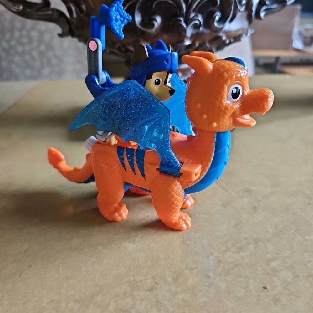 Paw Patrol Rescue Knights Chase Dragon Draco Set of 2 toy figures Flapping Wings - Picture 6 of 8